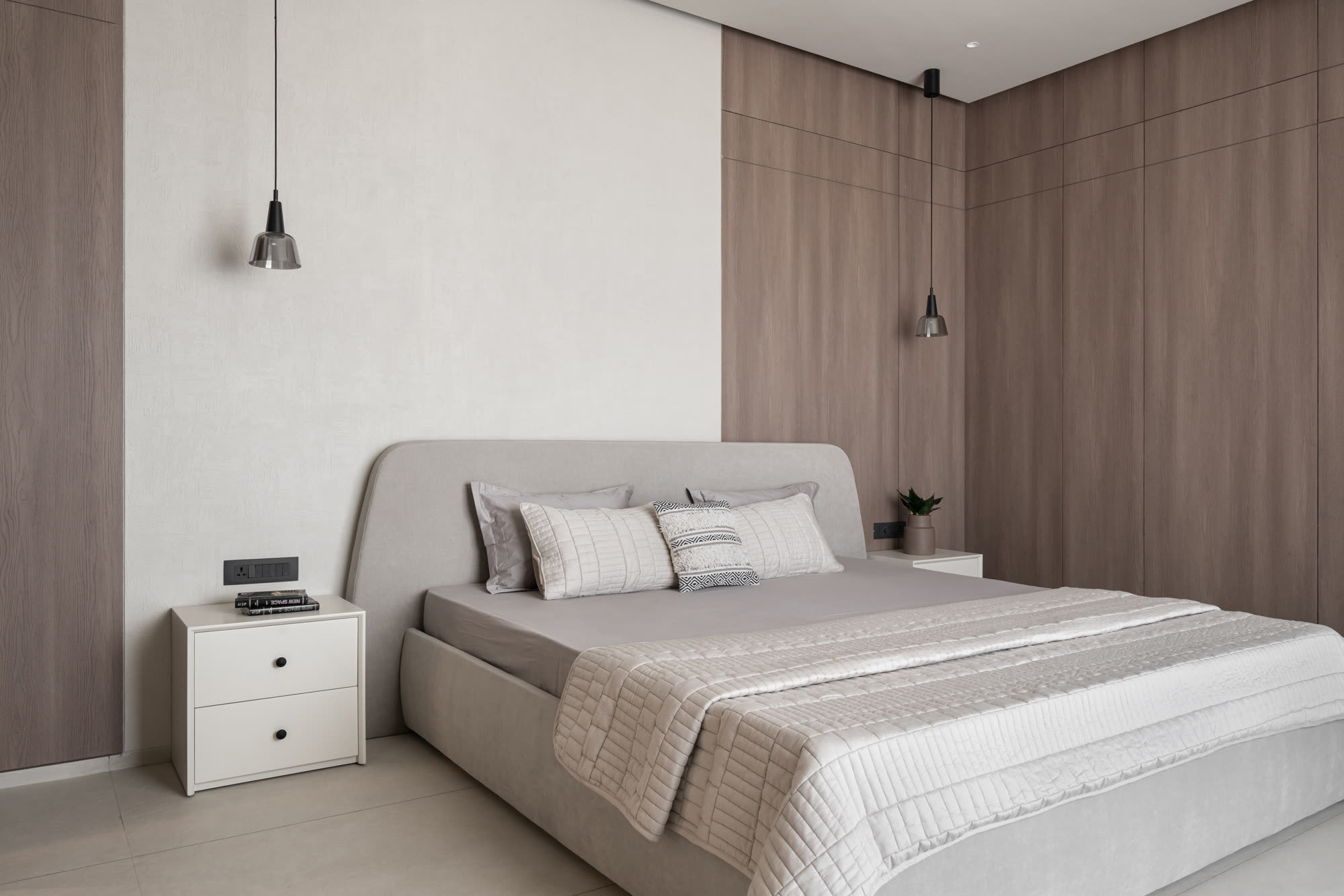 Apartment C-1202