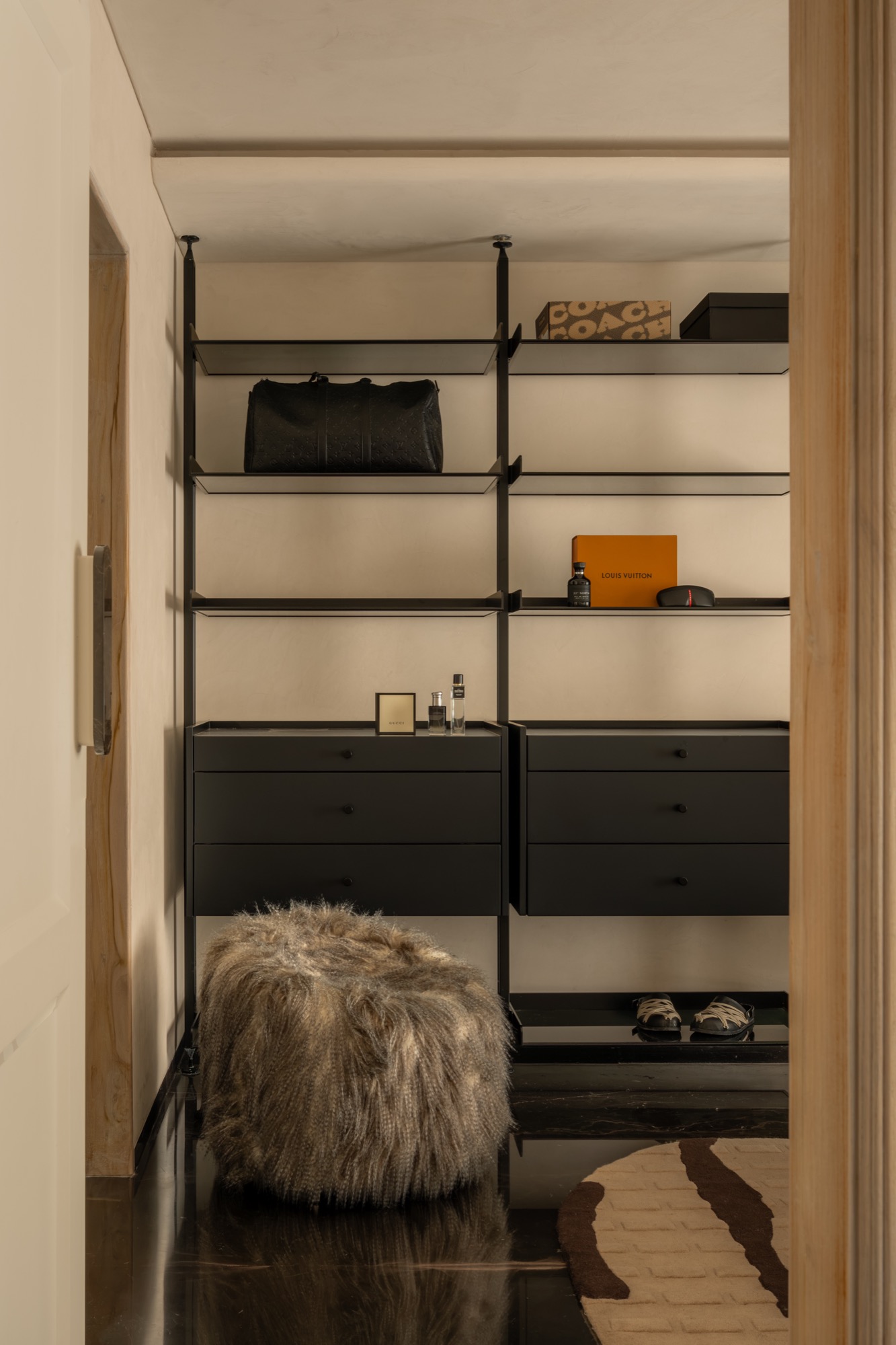 Designer's Den — frame 3