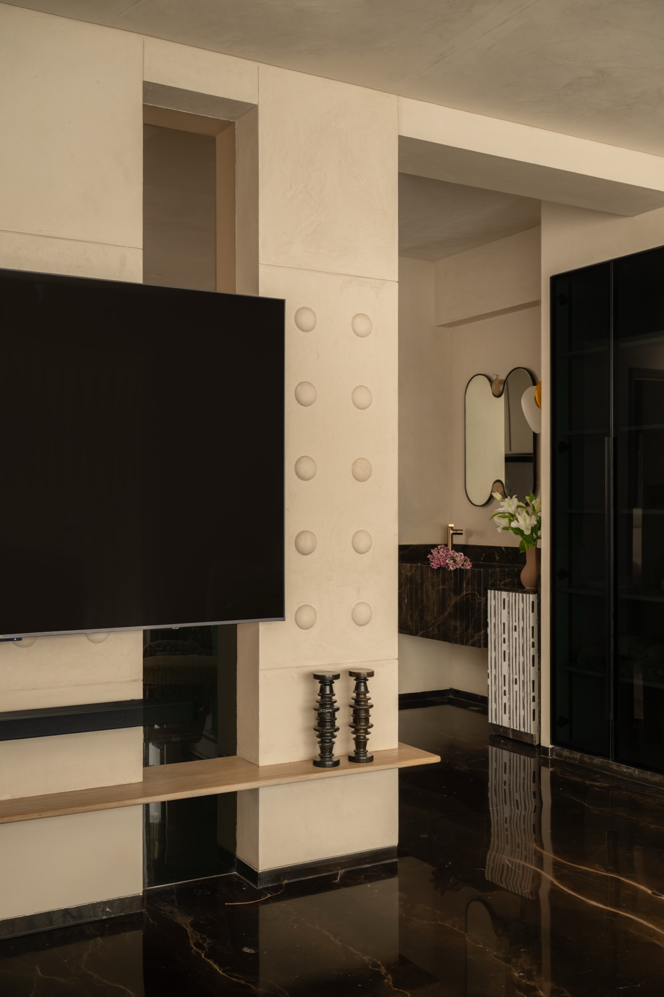 Designer's Den — frame 18